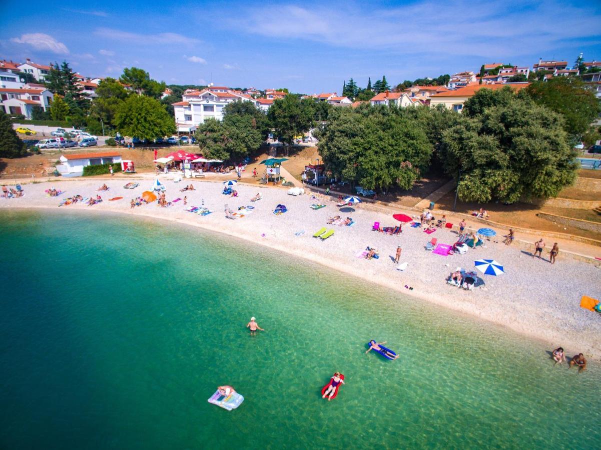 Holiday Apartment 50M From The Beach Pjescana Uvala Esterno foto