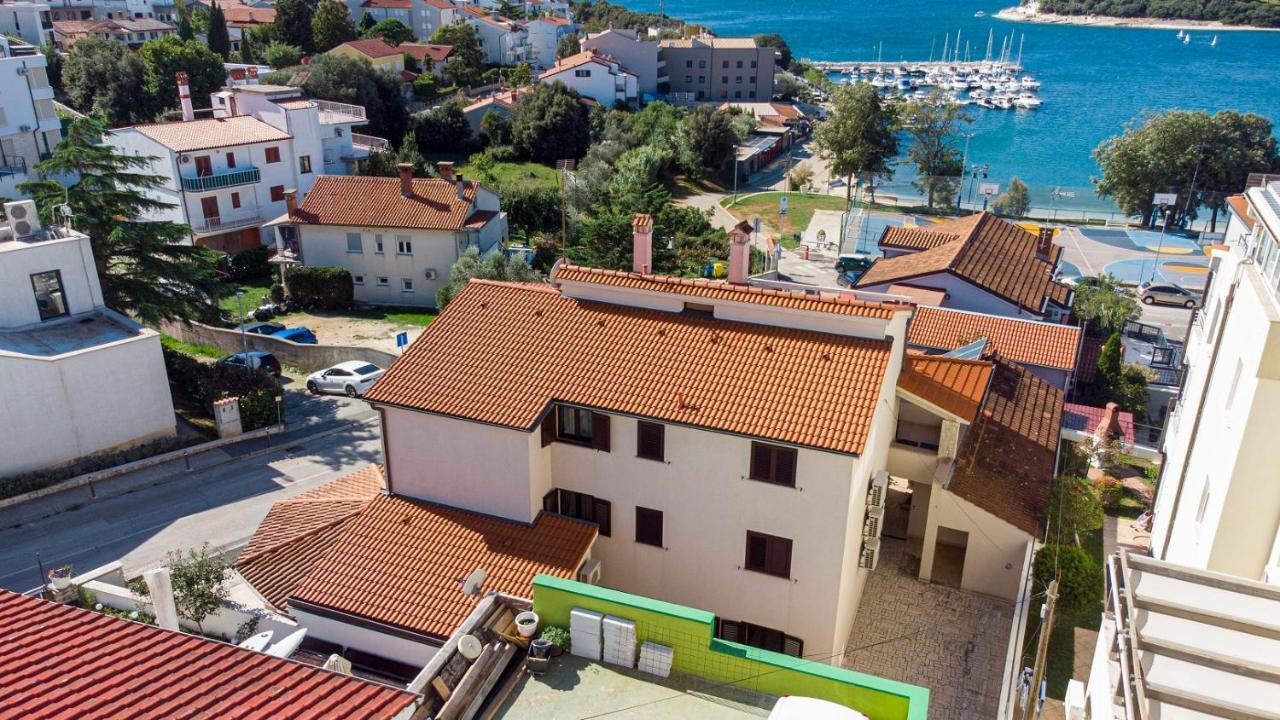 Holiday Apartment 50M From The Beach Pjescana Uvala Esterno foto